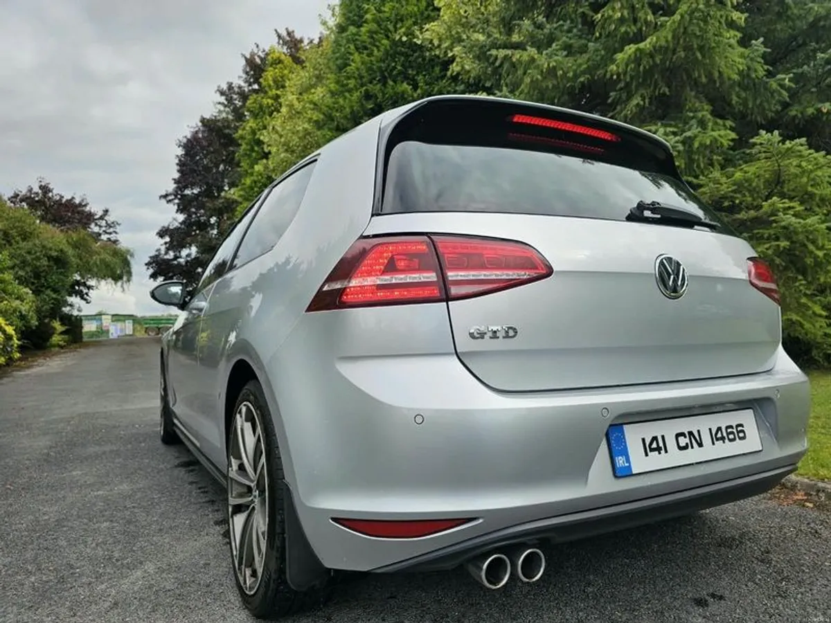 2014 Volkswagen Golf GTD - Image 3