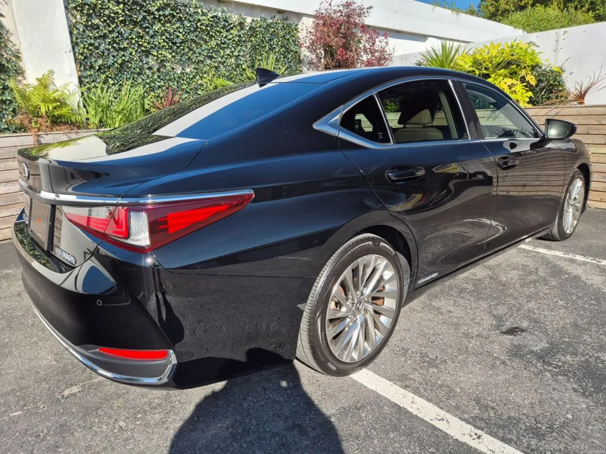Lexus ES 2.5 HYBRID / LUXURY TOP SPEC / TAX €180 - Image 6