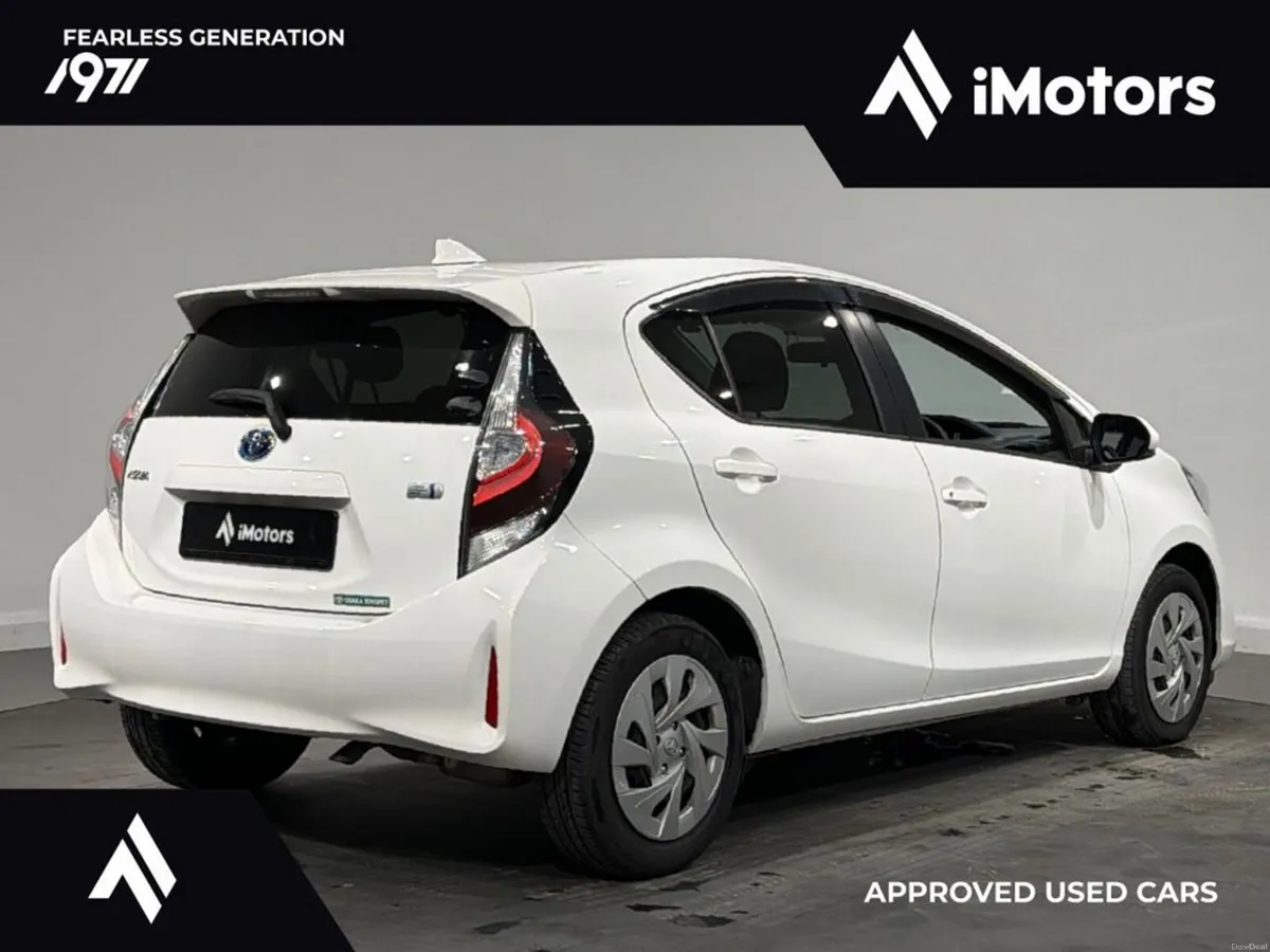 Toyota Aqua AUTOMATIC HYBRID S - Image 3