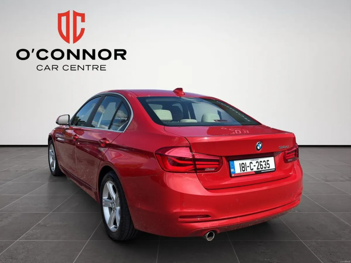 BMW 3-Series Three pedals, rear-wheel drive. becau - Image 4