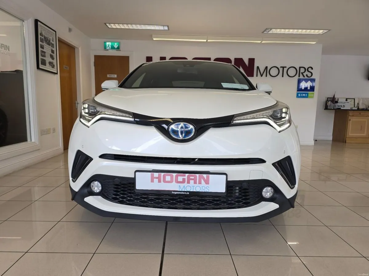 Toyota C-HR Hybrid Sol Automatic * Best Spec * - Image 2