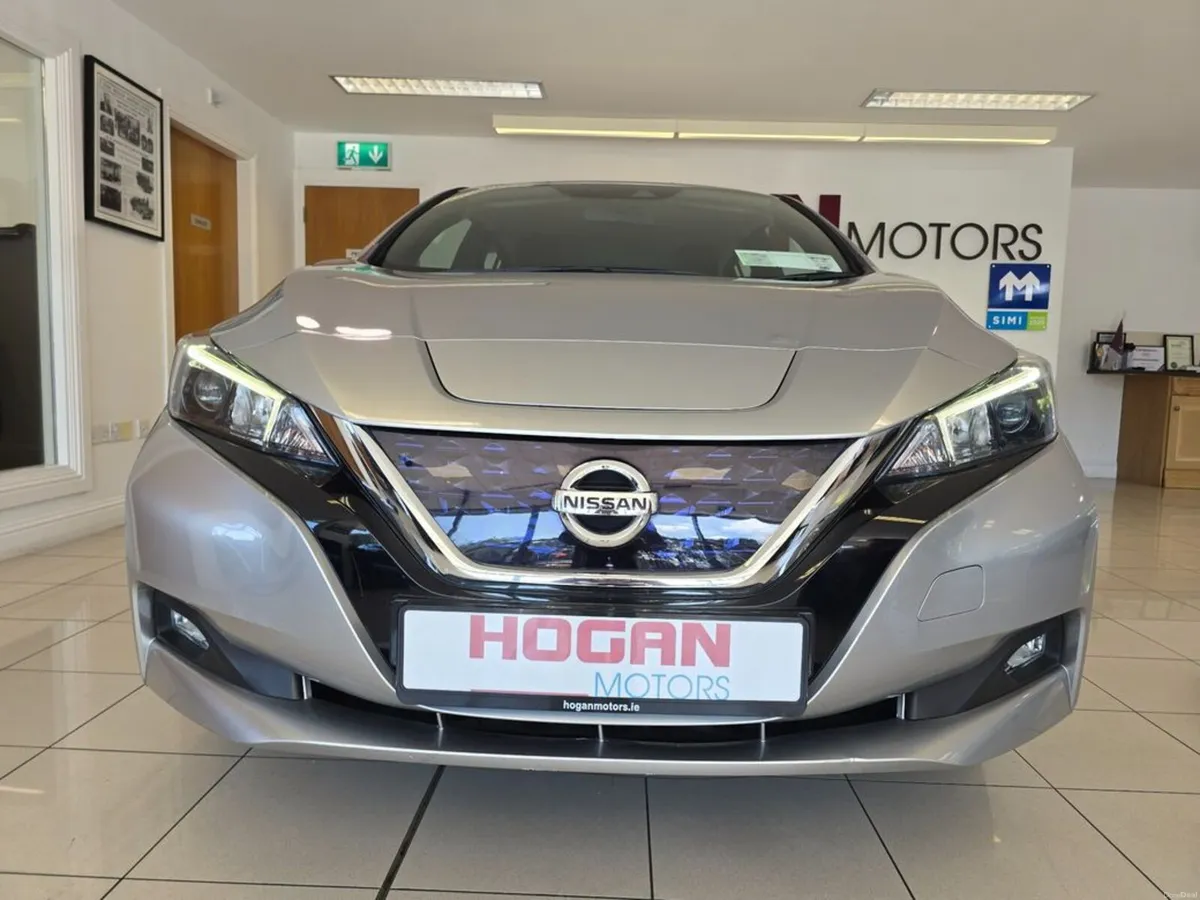 Nissan Leaf 40KW EV SV Acenta - Image 2
