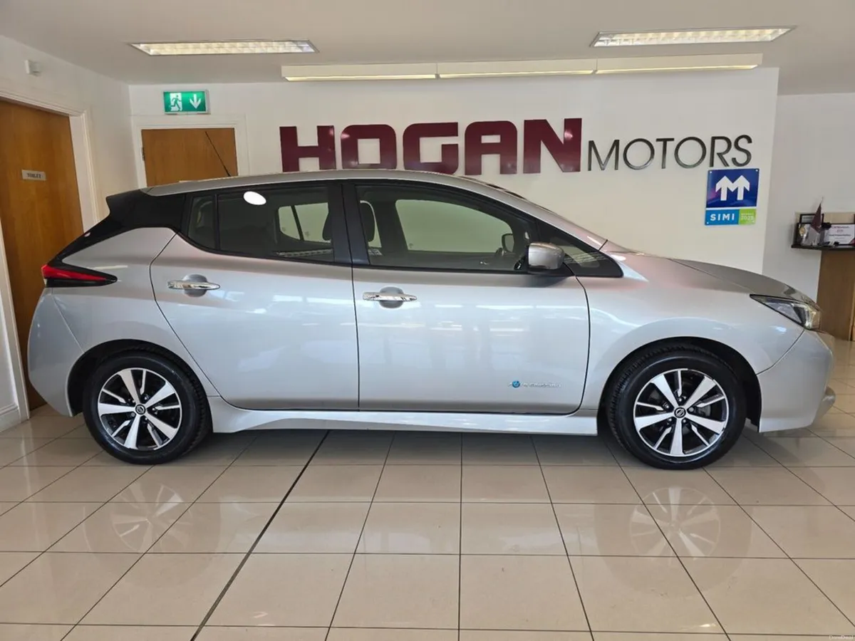 Nissan Leaf 40KW EV SV Acenta - Image 3