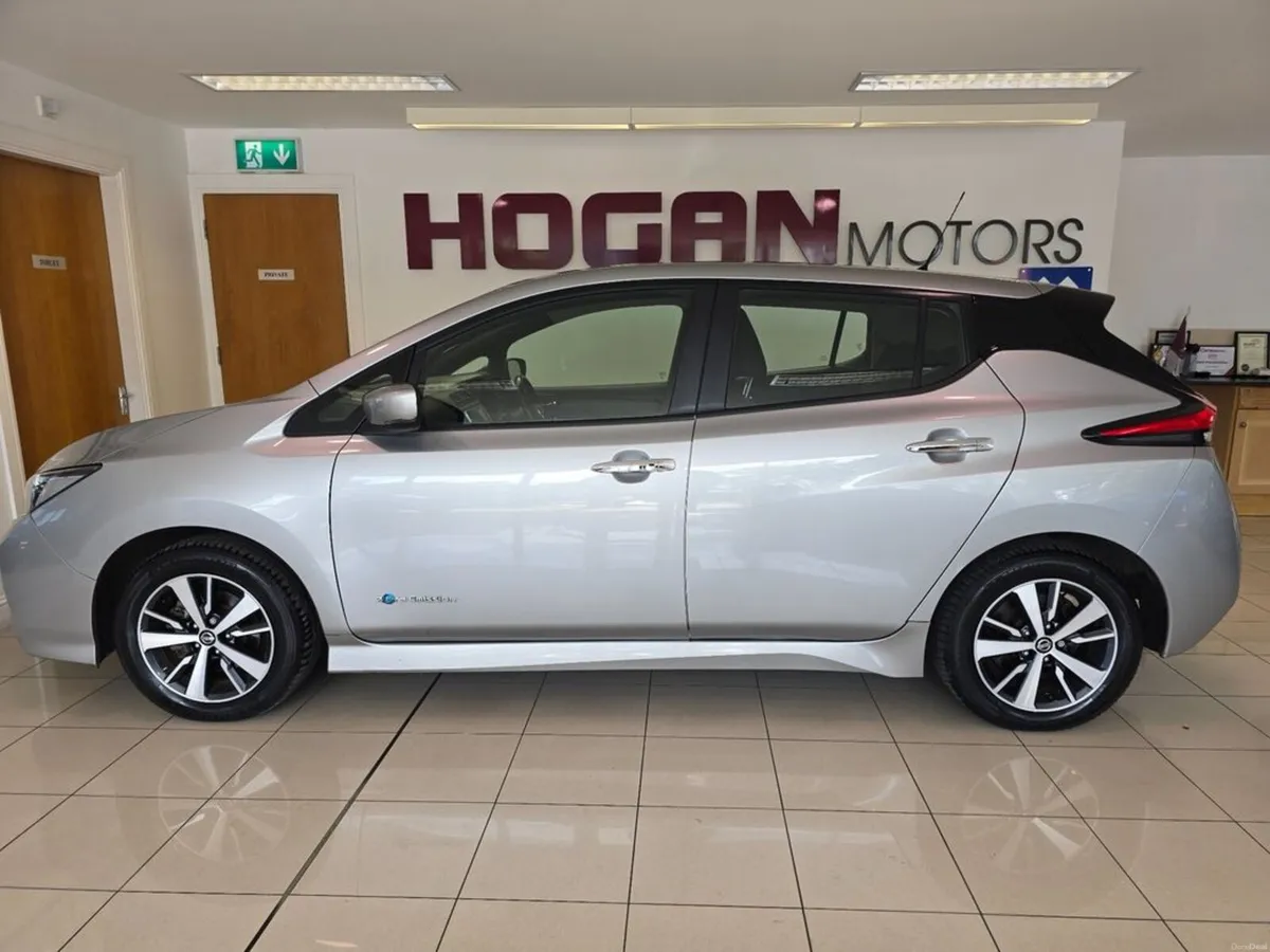 Nissan Leaf 40KW EV SV Acenta - Image 4