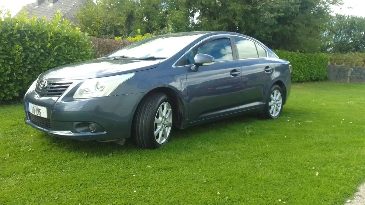 11 Toyota Avensis Diesel - Image 2