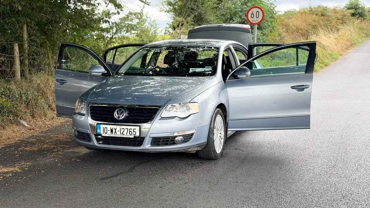 Volkswagen Passat - Image 2