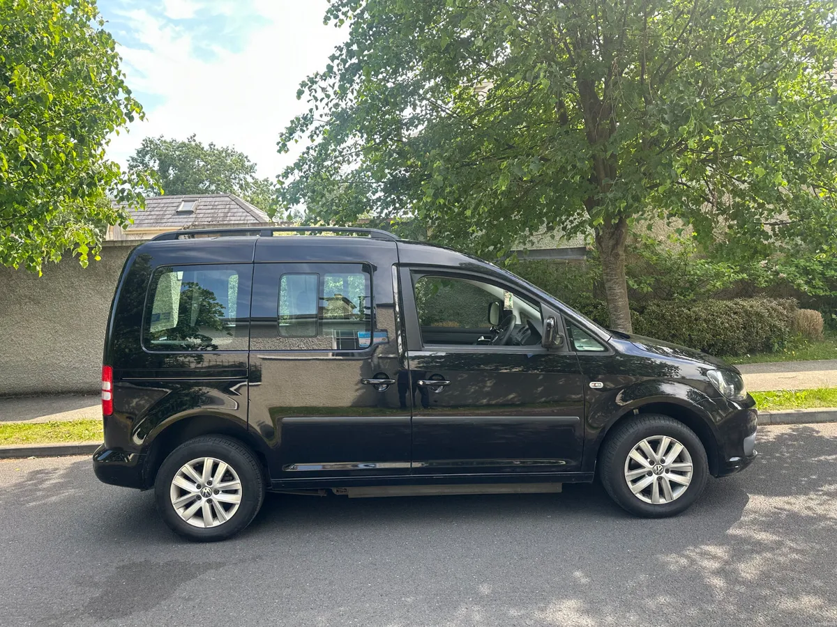 Volkswagen Caddy Wheelchair DSG NCT 03/27 - Image 3