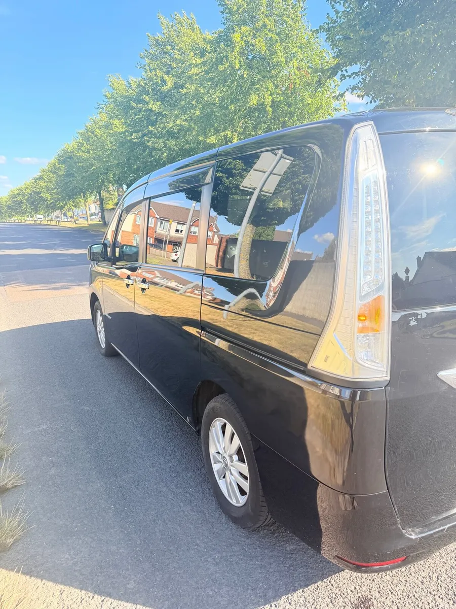 NISSAN SERENA - Image 6