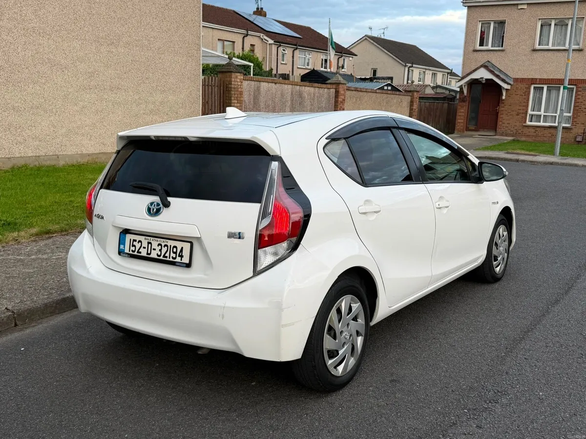 152 Toyota Aqua 1.4petrol Hybrid Automatic low km - Image 4