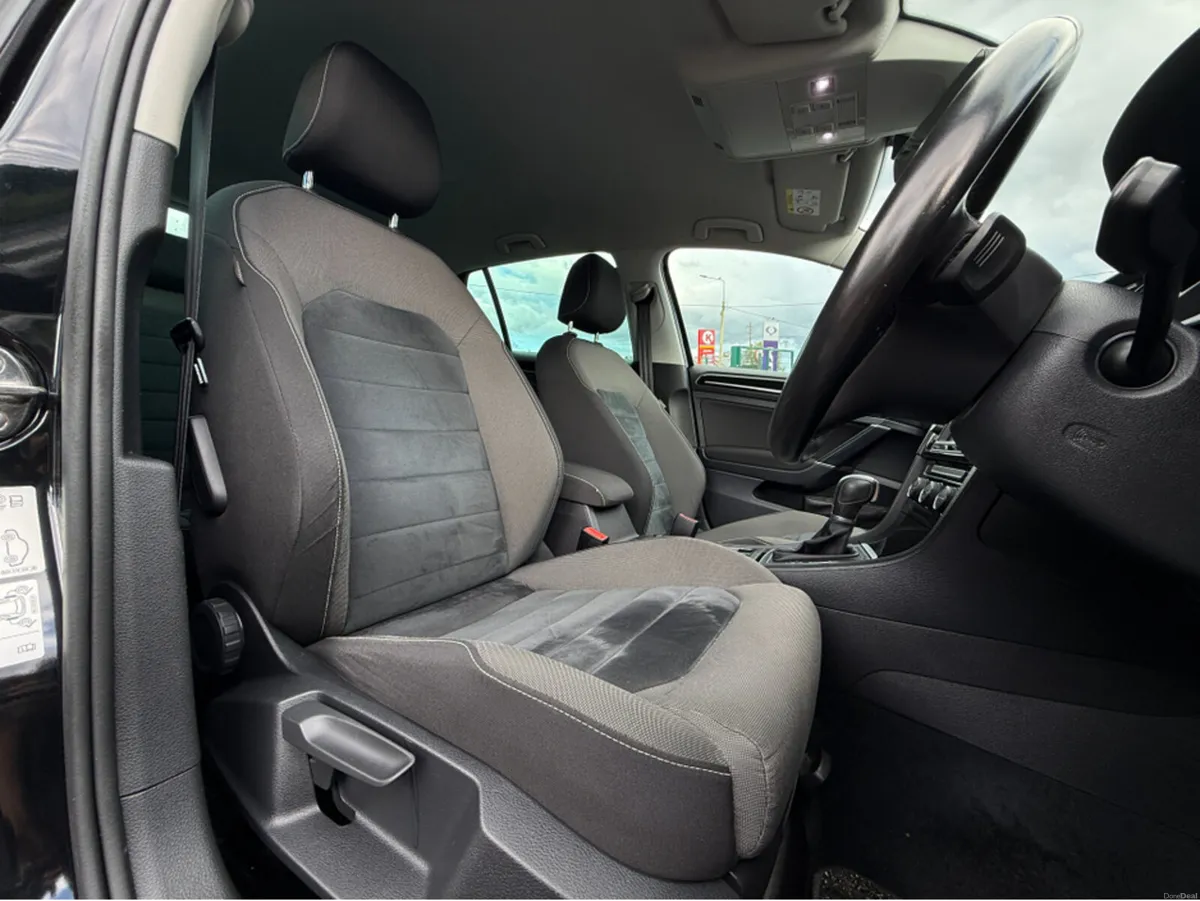 Volkswagen Golf 1.4 TSI HIGHLINE EDITION - REVERSE - Image 3