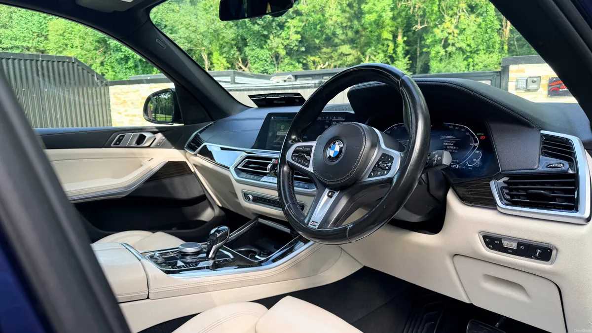 2021 (211) BMW X5 45E M Sport Pro *SKY LOUNGE - Image 4