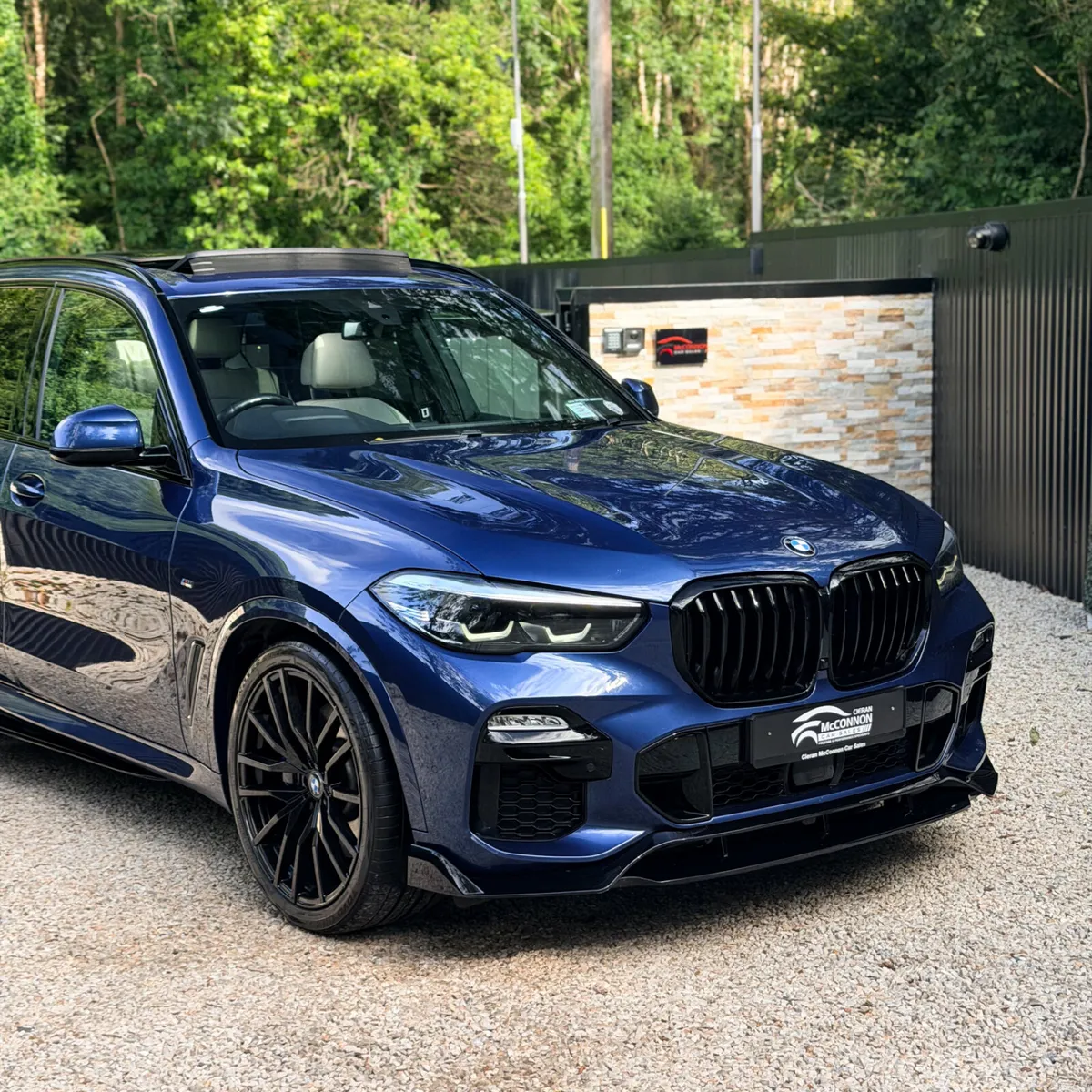 2021 (211) BMW X5 45E M Sport Pro *SKY LOUNGE - Image 2