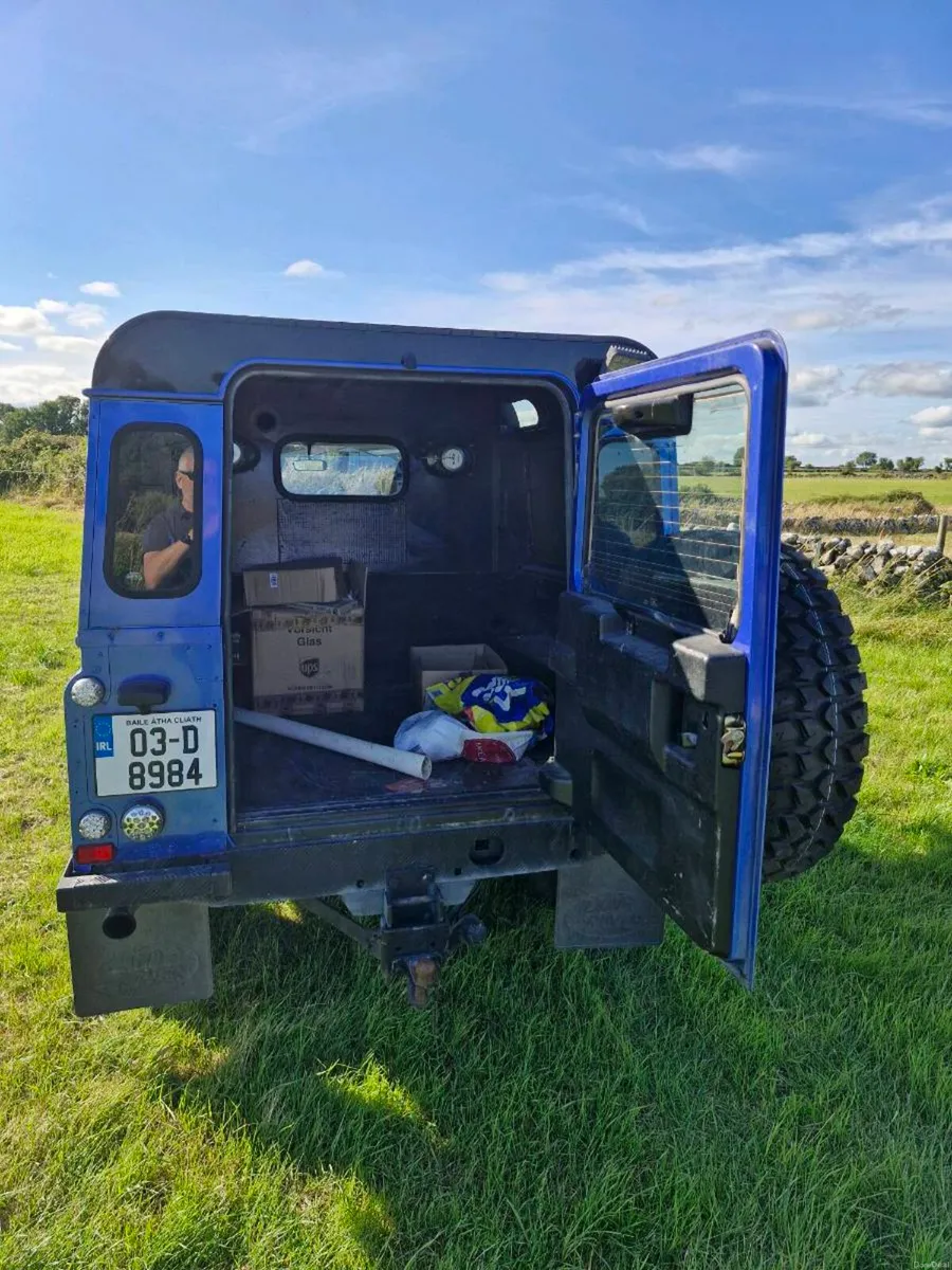 Land Rover Defender 110 td5 - Image 5