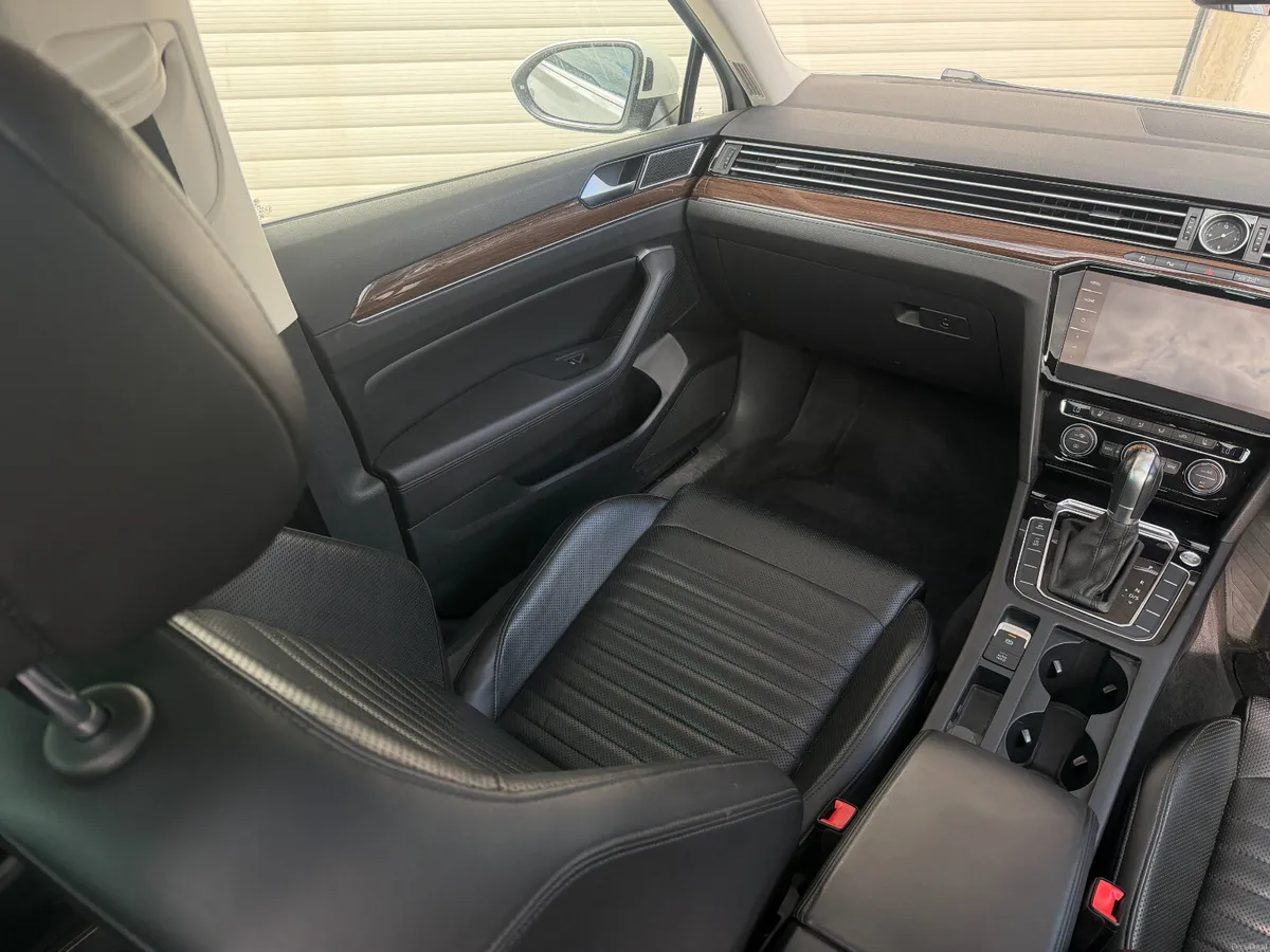2018 VW Passat 2.0 TDI Highline DSG estate (spec!) - Image 6