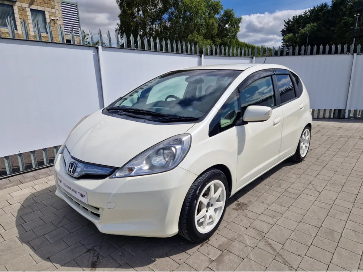 Honda Jazz 1.4 PETROL HYBRID AUTO - Image 4