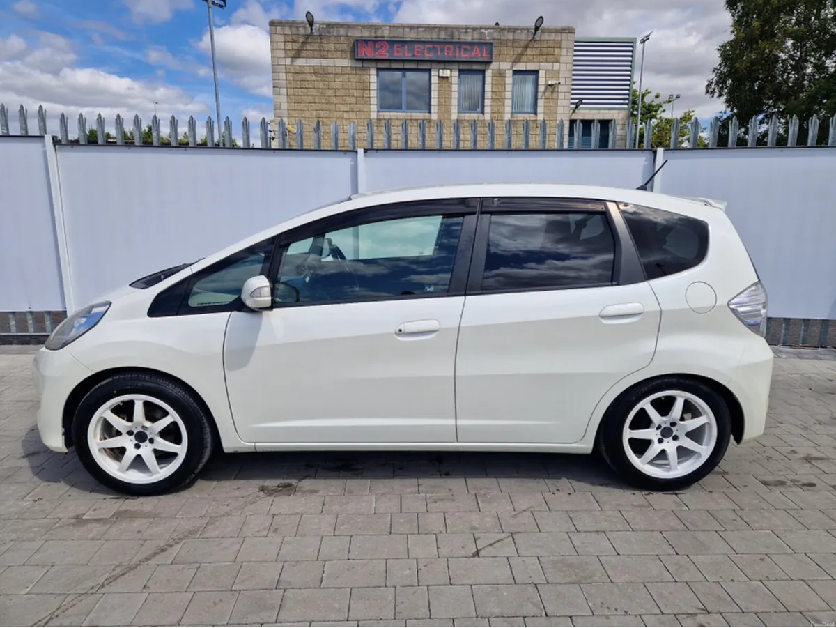 Honda Jazz 1.4 PETROL HYBRID AUTO - Image 6