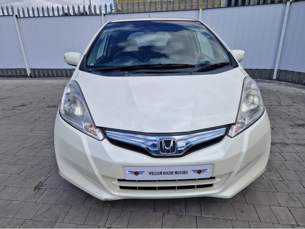 Honda Jazz 1.4 PETROL HYBRID AUTO - Image 3