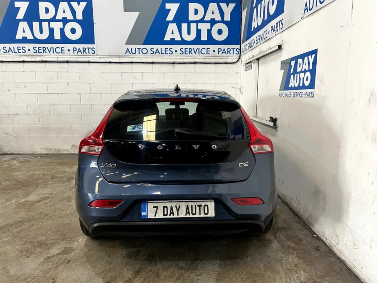 Volvo V40 2.0 D2 MOMENTUM NAV + 120B 120BHP 5DR 40 - Image 6