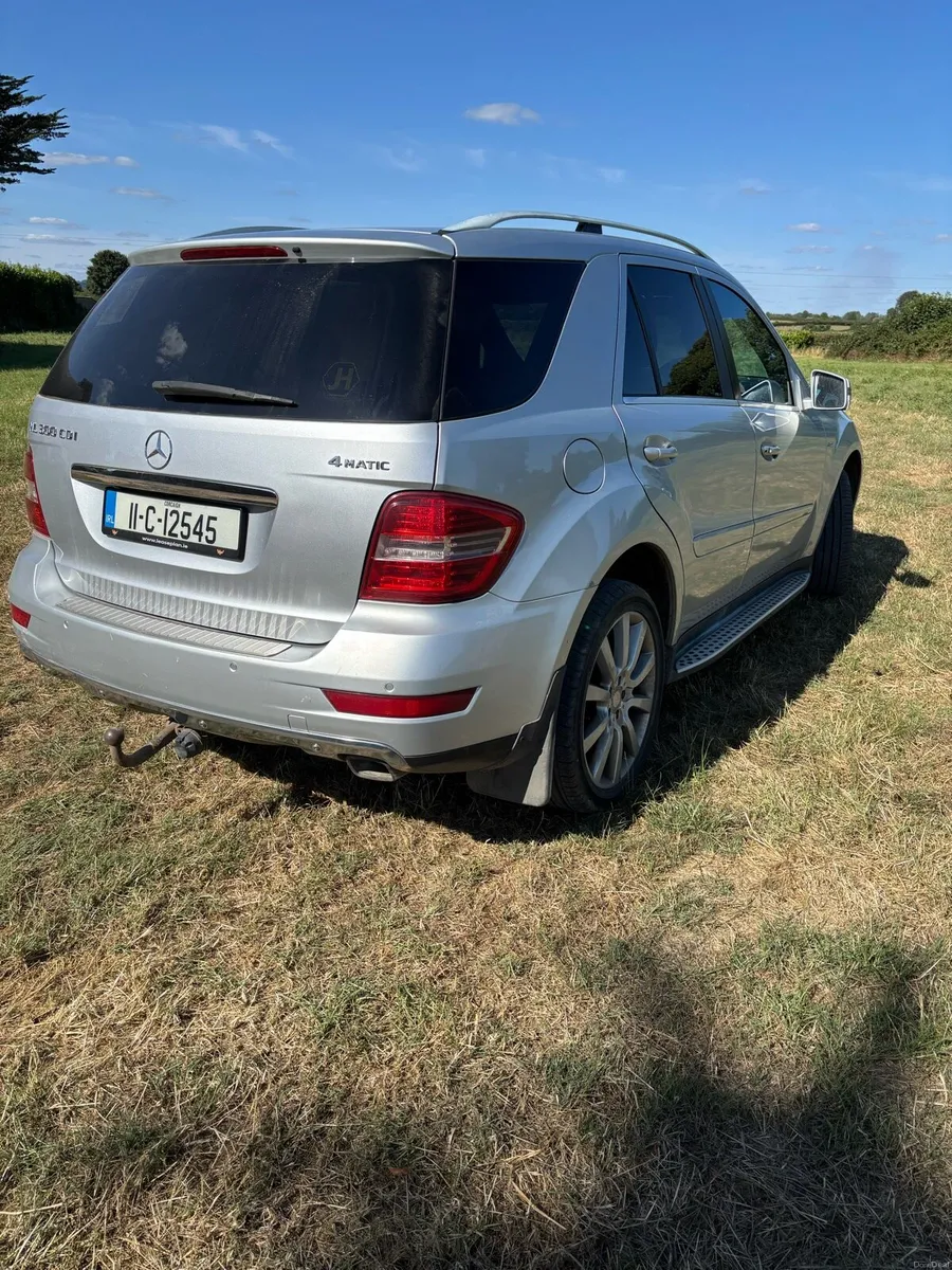 2011 Mercedes ML 300 CDI 4Matic Automatic Crew Cab - Image 3