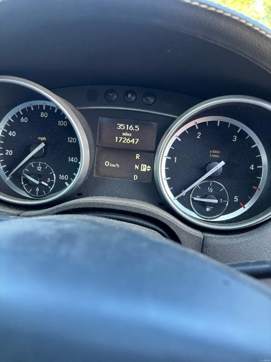 2011 Mercedes ML 300 CDI 4Matic Automatic Crew Cab - Image 2