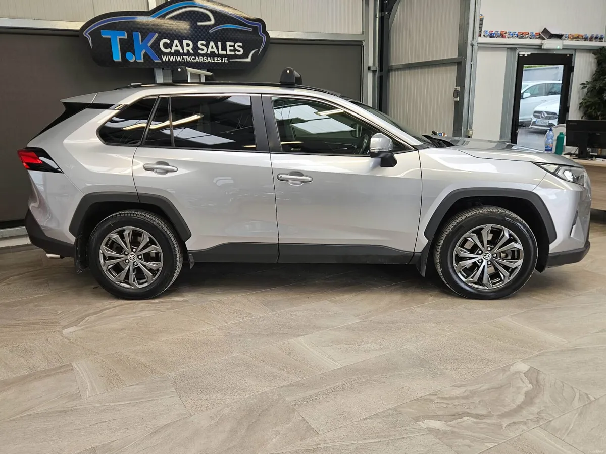 222 TOYOTA RAV4 PETROL HYBRID - Image 2