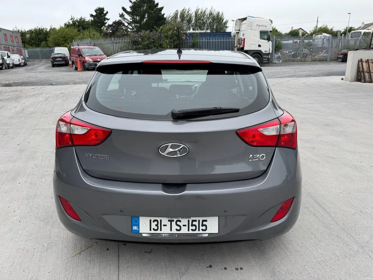2013 HYUNDAI I30 NCT 11-26 MINT !! - Image 4