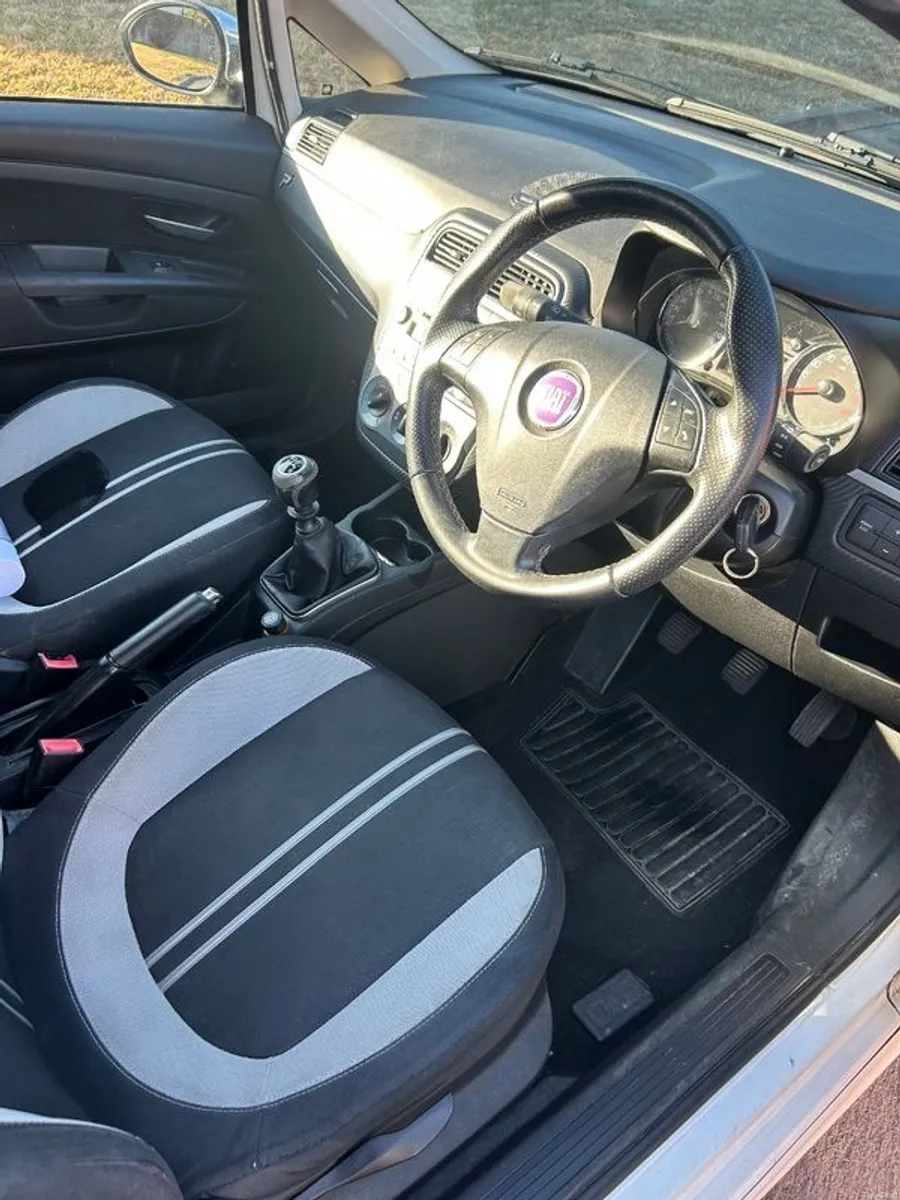 2010 Fiat Punto - Image 2
