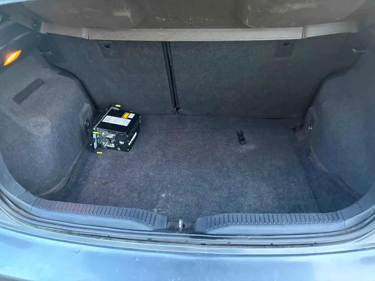 09 TOYOTA AURIS 1.4 DIESEL - Image 5
