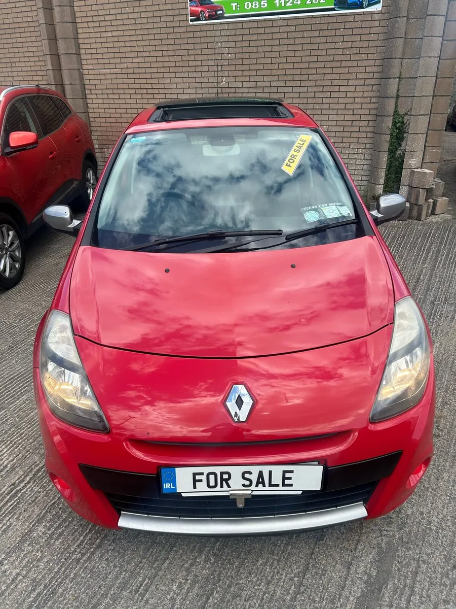 2012 RENAULT CLIO TOM TOM  EDITION - Image 1