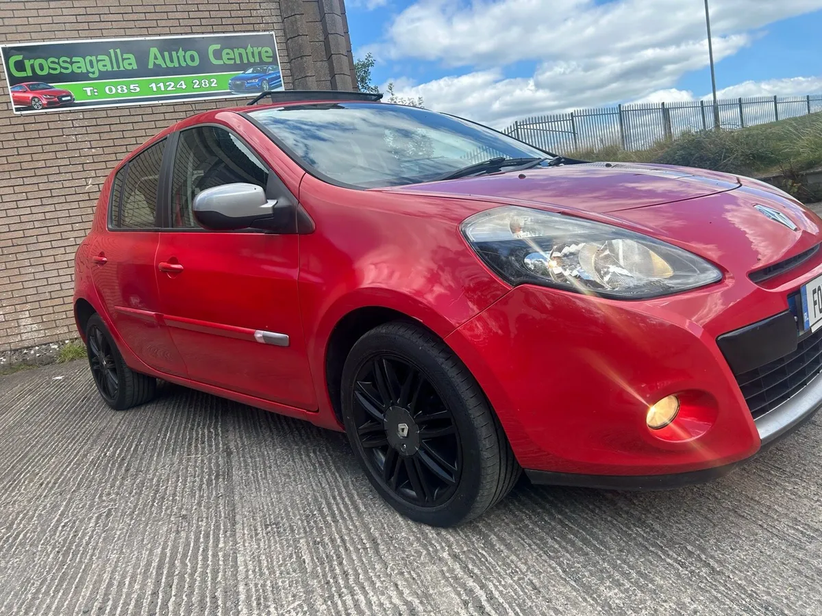 2012 RENAULT CLIO TOM TOM  EDITION - Image 2