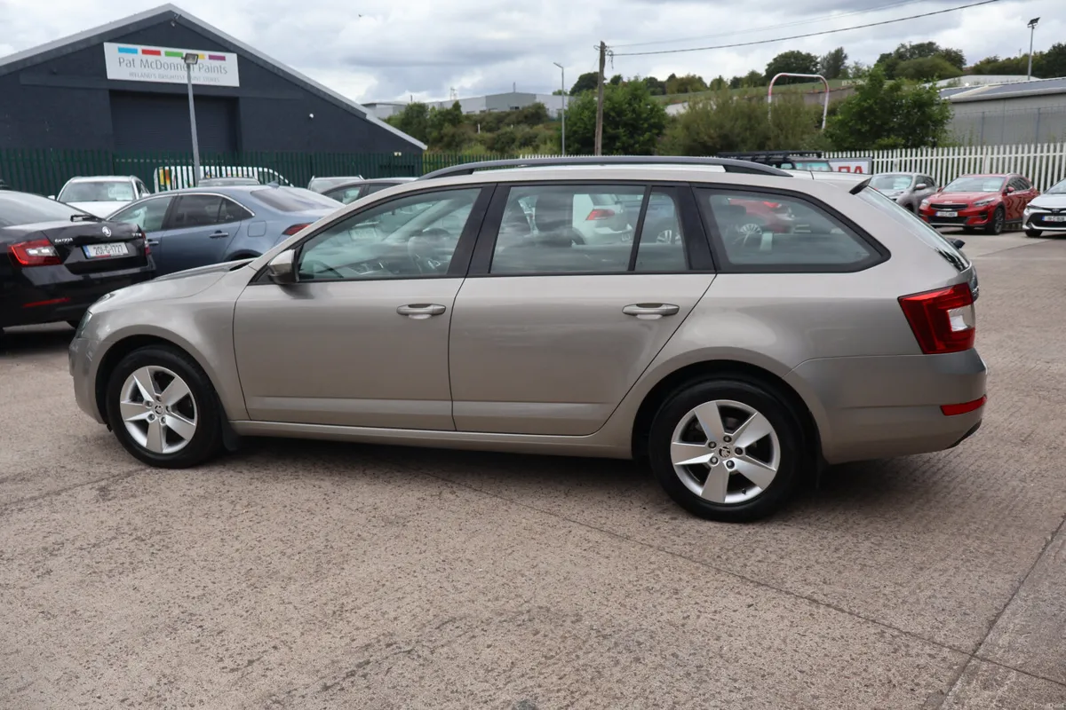 Skoda Octavia Combi Estate 1 Owner Only 84,000Km! - Image 6