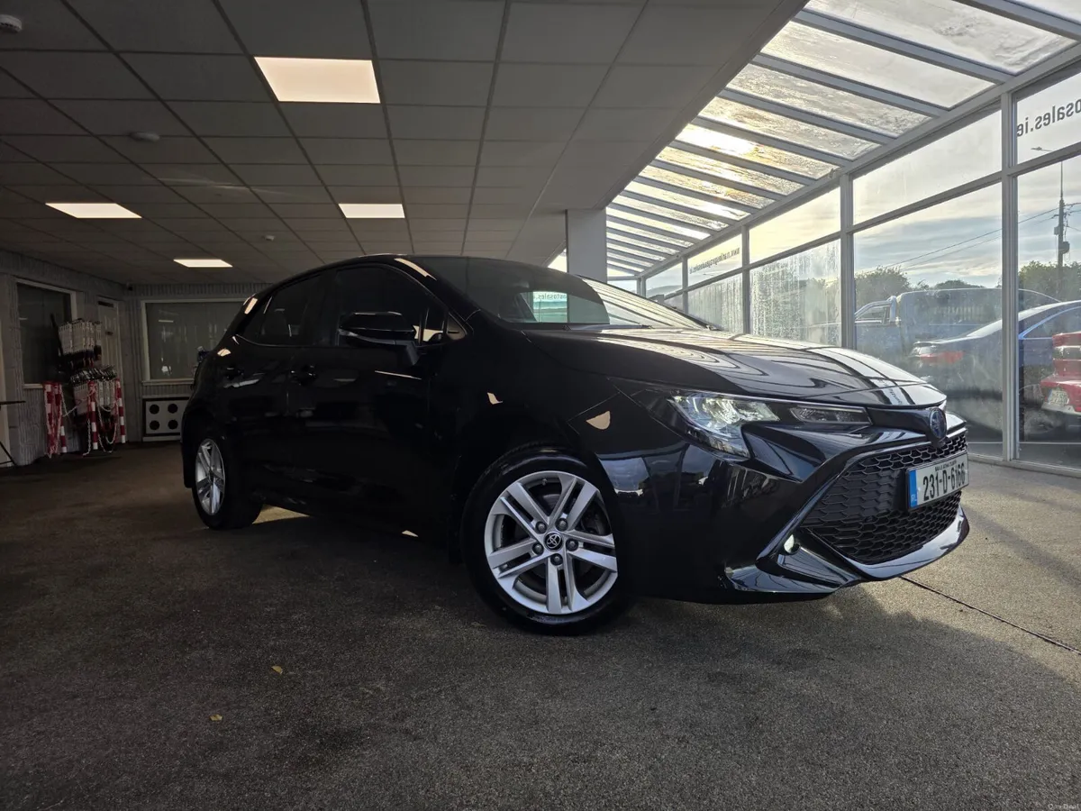 Toyota Corolla  1.8 Hybrid Luna  2023 - Image 1