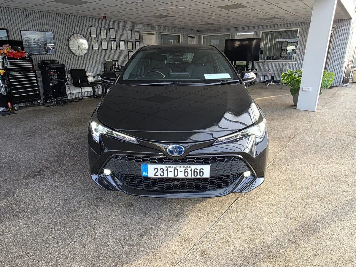 Toyota Corolla  1.8 Hybrid Luna  2023 - Image 3