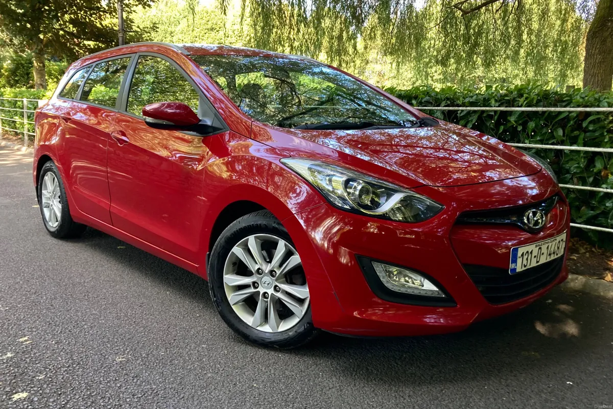 Hyundai i30 Tourer Estate Elite Edition 1.4 Crdi - Image 3