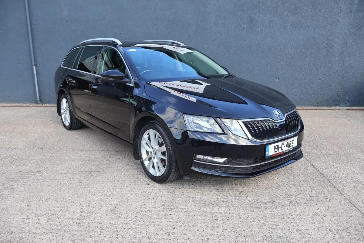 Skoda Octavia Combi Style Huge Spec Low Km's! - Image 3