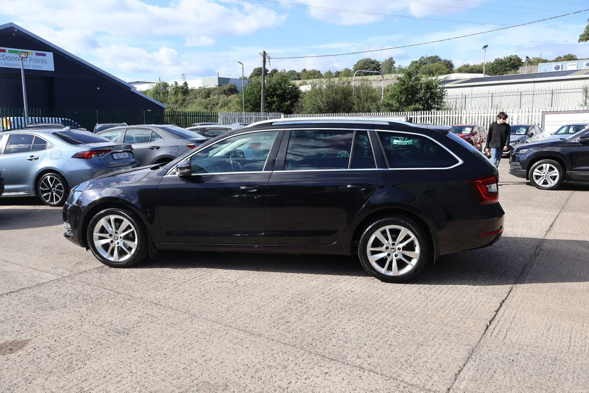 Skoda Octavia Combi Style Huge Spec Low Km's! - Image 6