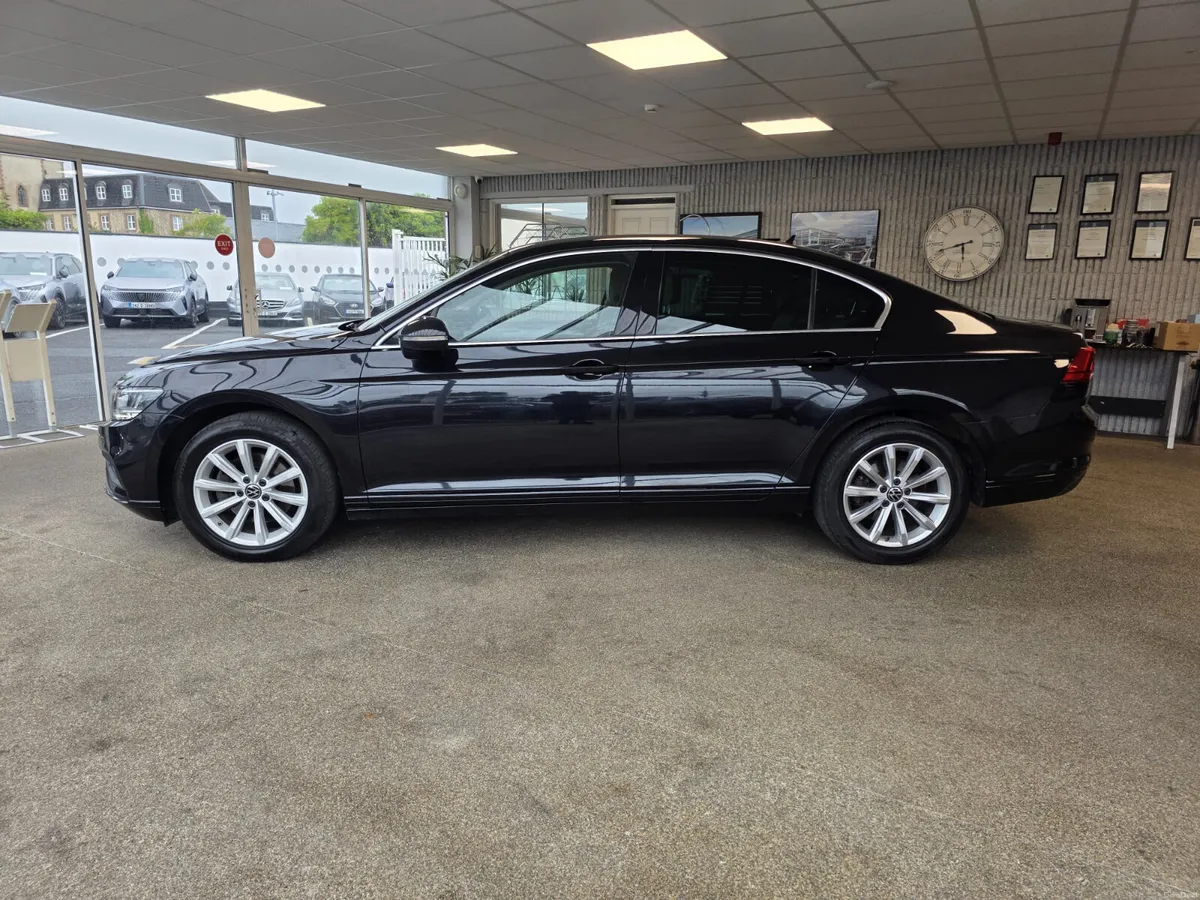 Volkswagen Passat 2.0 TDI 150HP Business 2022 - Image 4