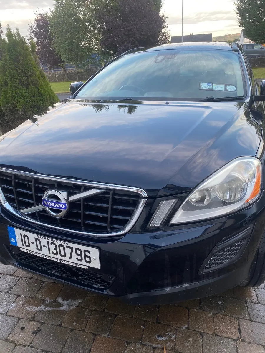 Volvo XC60 2010 - Image 2