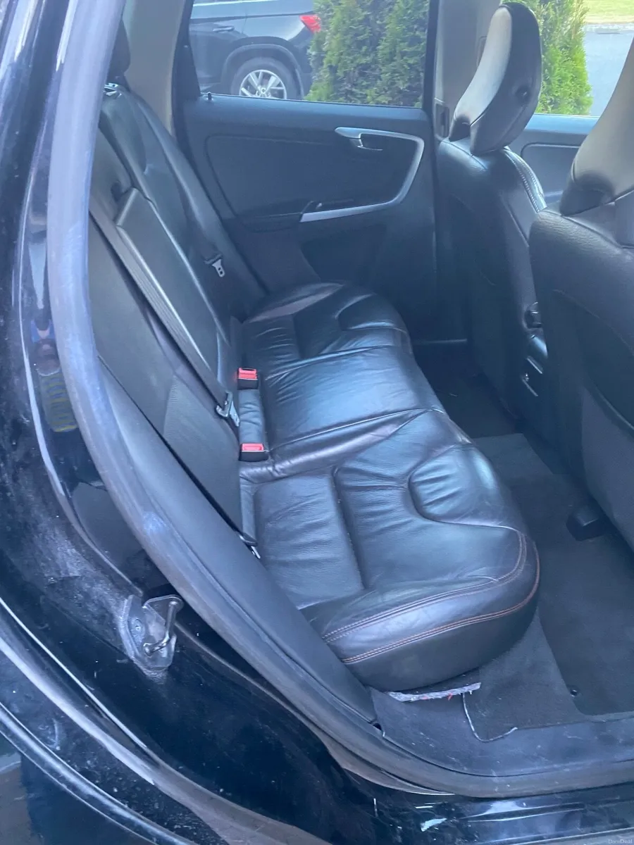 Volvo XC60 2010 - Image 1