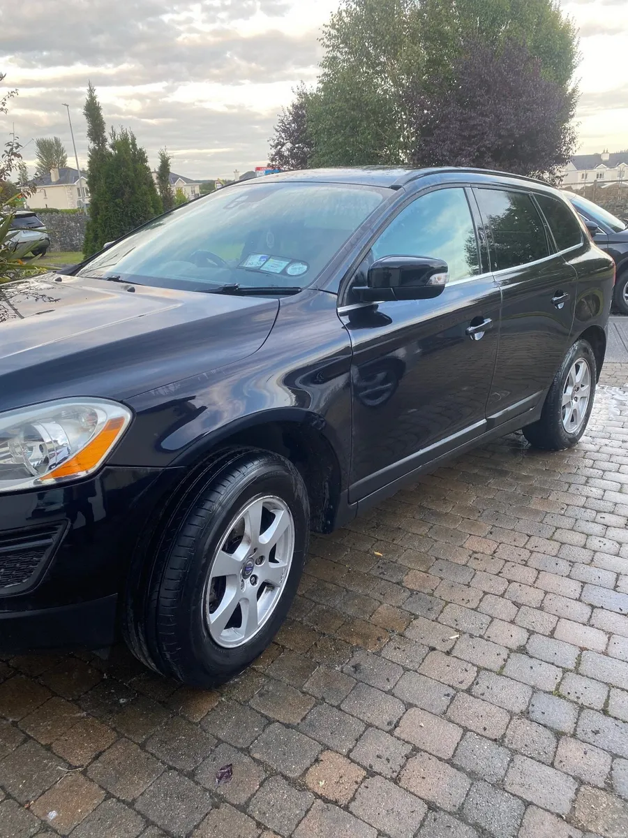 Volvo XC60 2010 - Image 4