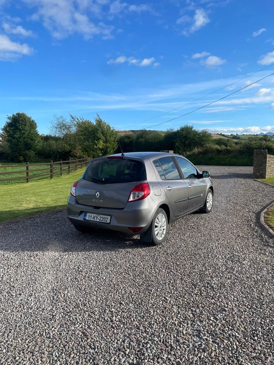 Renault Clio - Image 2