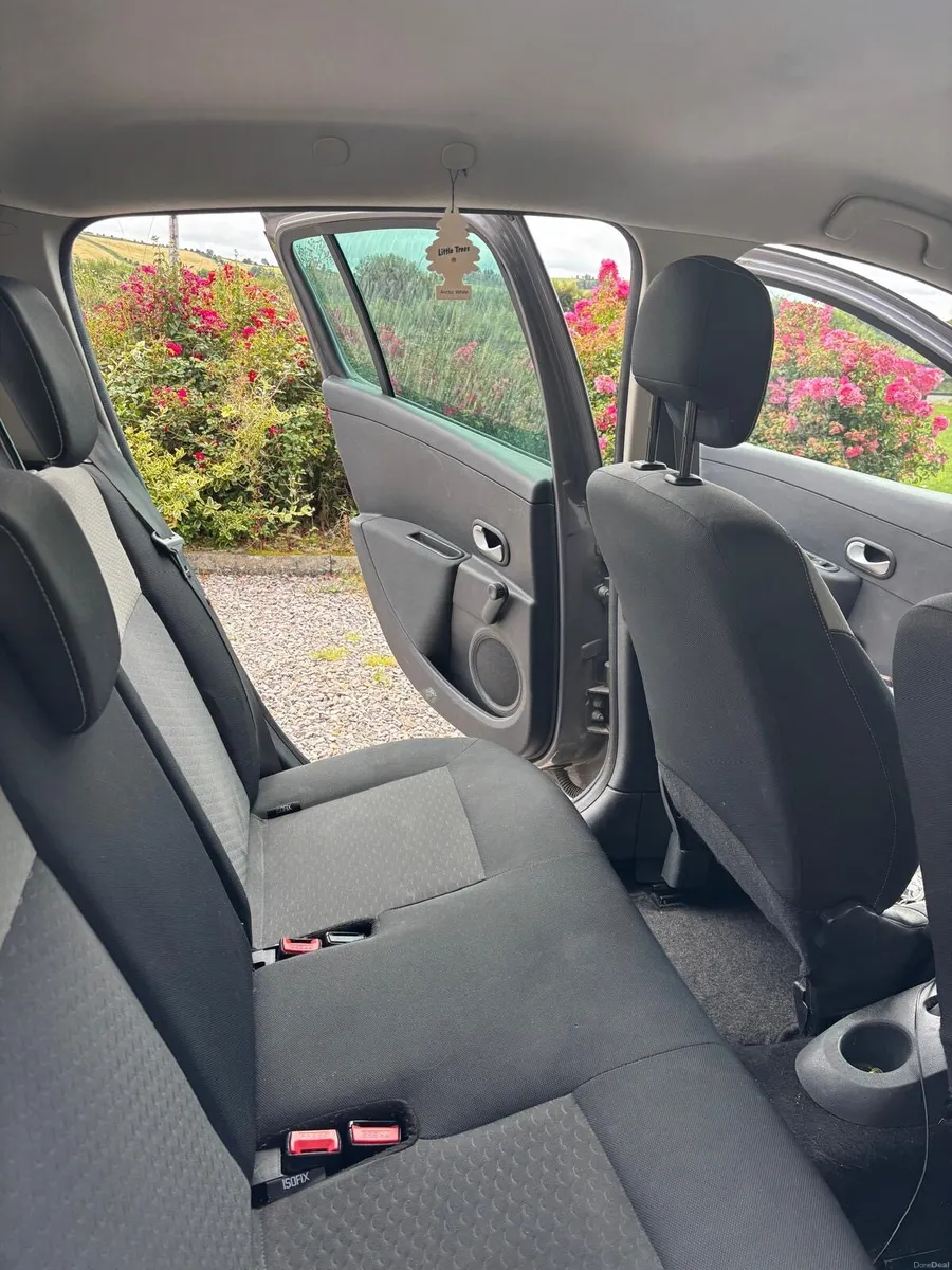 Renault Clio - Image 5