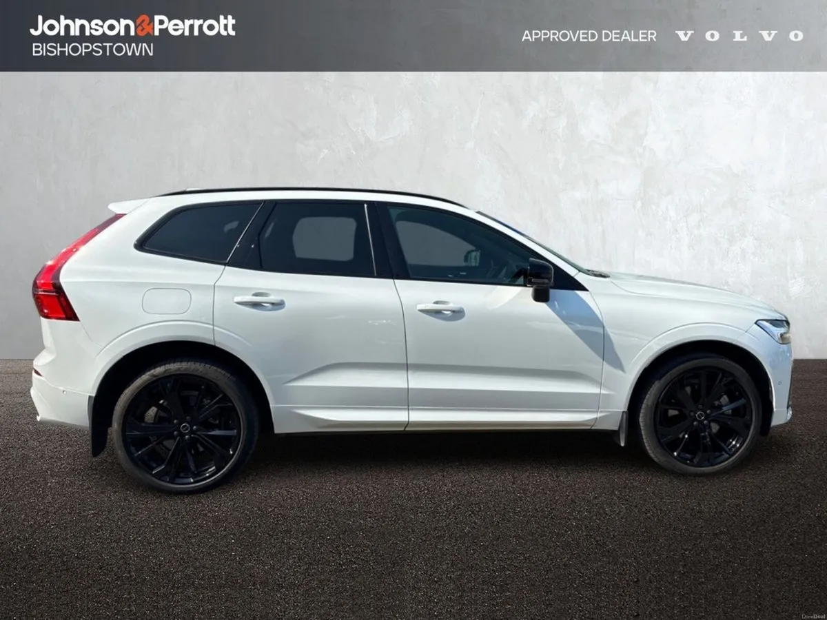 Volvo XC60 T6 350bhp AWD PHEV Plus Black Edition - Image 5