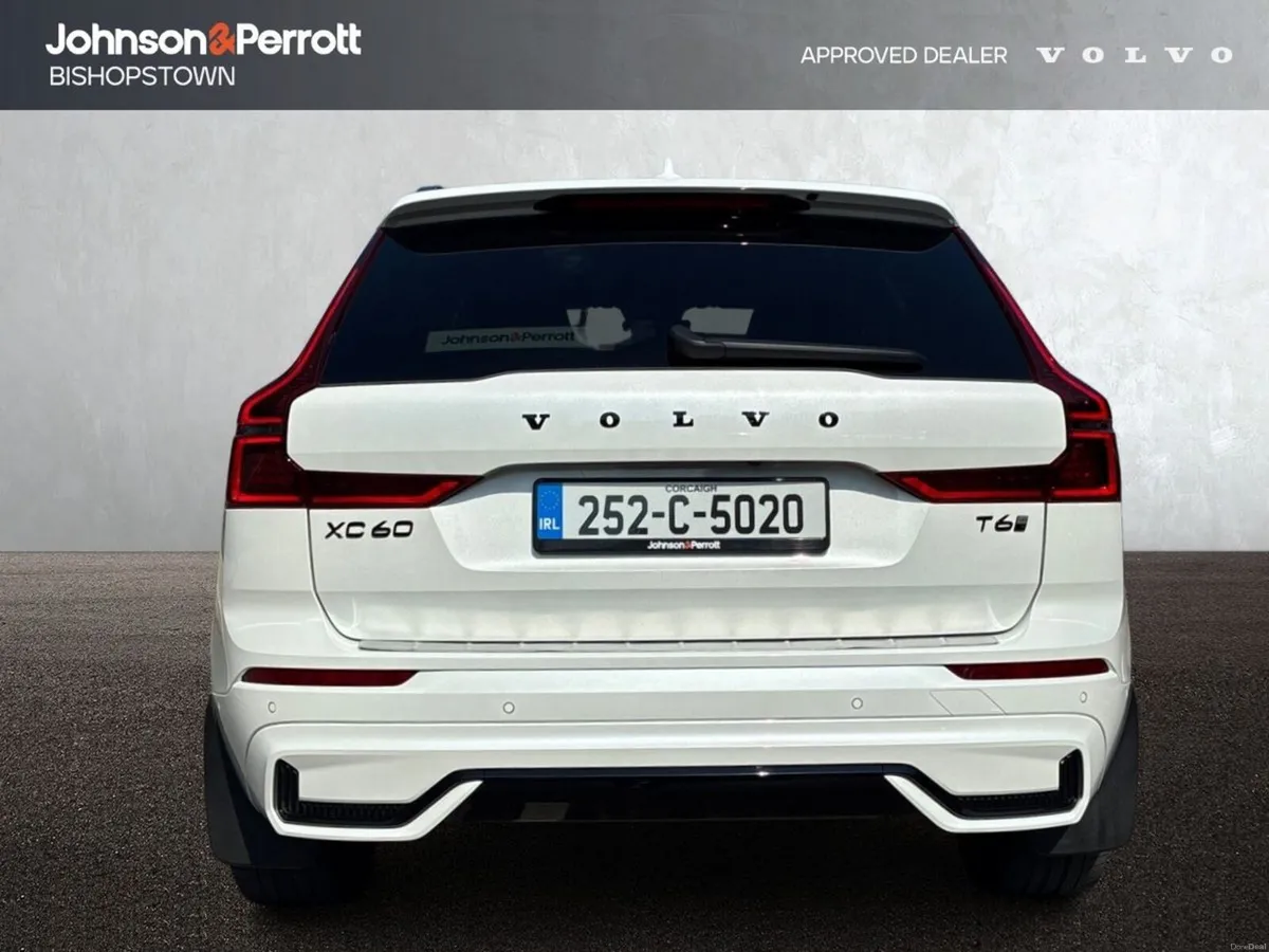 Volvo XC60 T6 350bhp AWD PHEV Plus Black Edition - Image 6