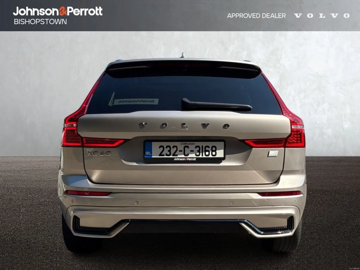 Volvo XC60 T6 350hp AWD Plus Dark (Two Year Volvo - Image 6