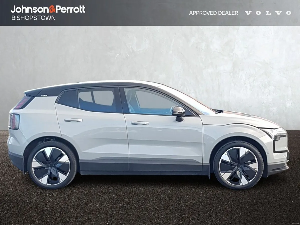 Volvo EX30 69 kWh 272hp Extended Range Ultra - Vol - Image 5