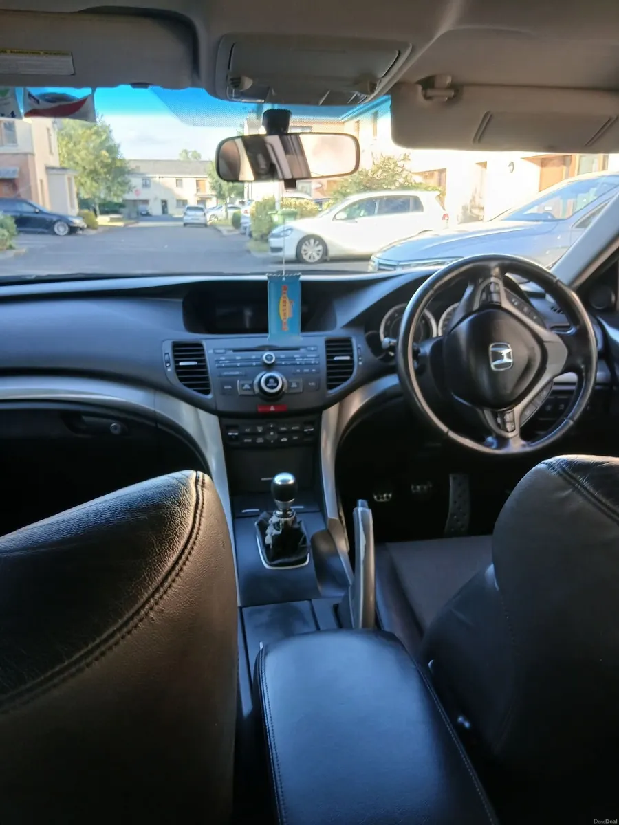 2011 Honda Accord - Image 4