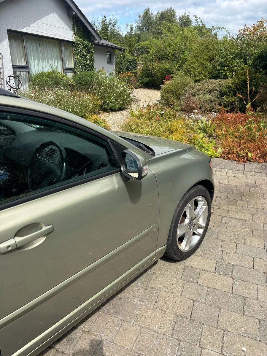 Volvo V50 - Image 1