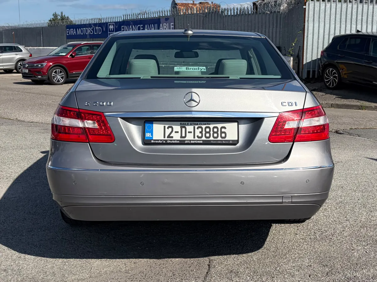 Mercedes-Benz E-Class 2012 - Image 5