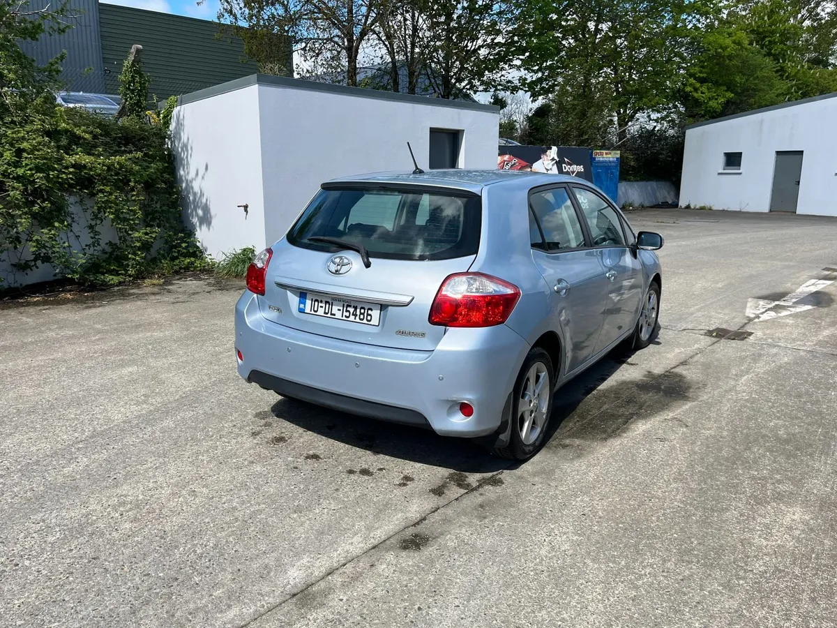 Toyota Auris 2010 - Image 5